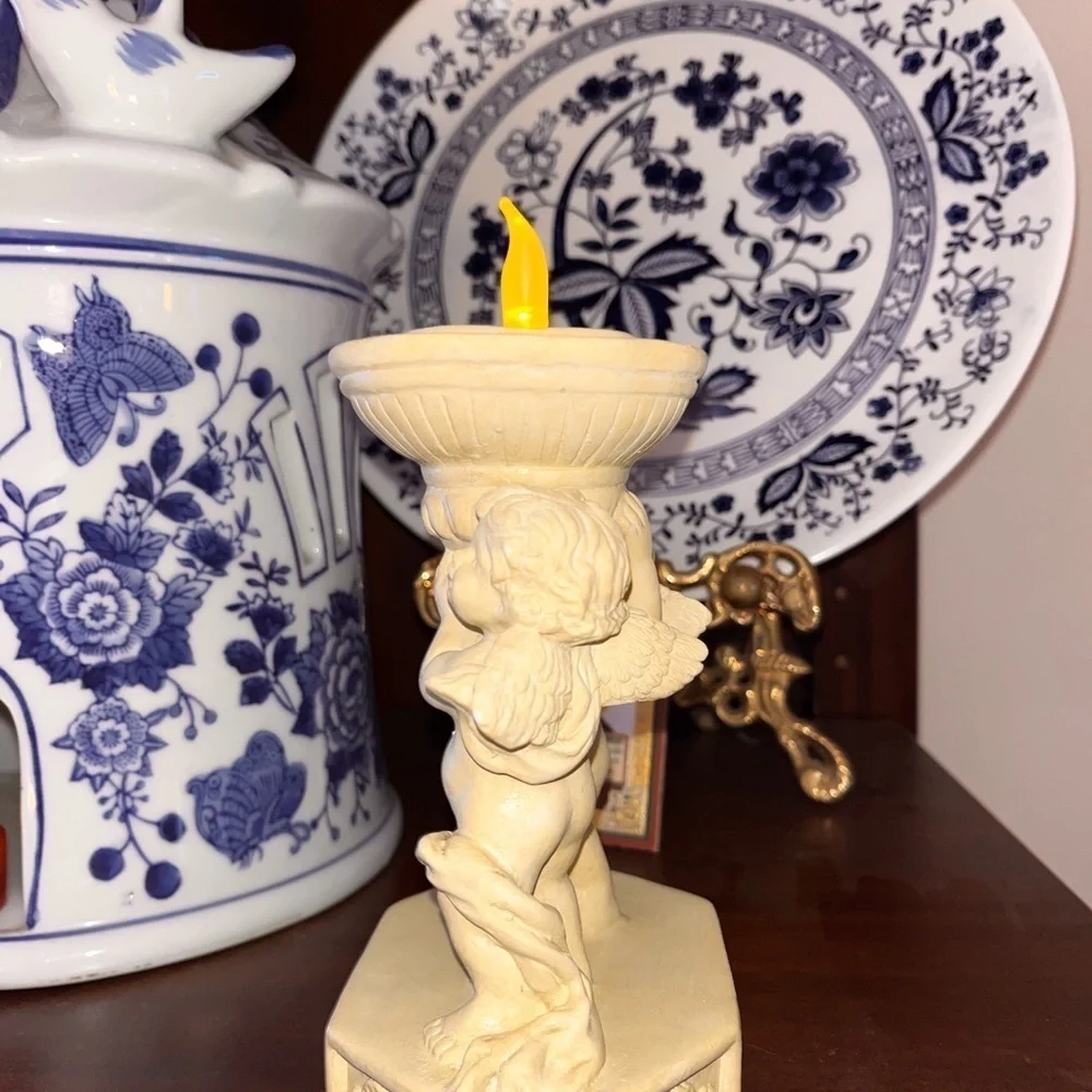 Vintage cherubs Angeles candle holder